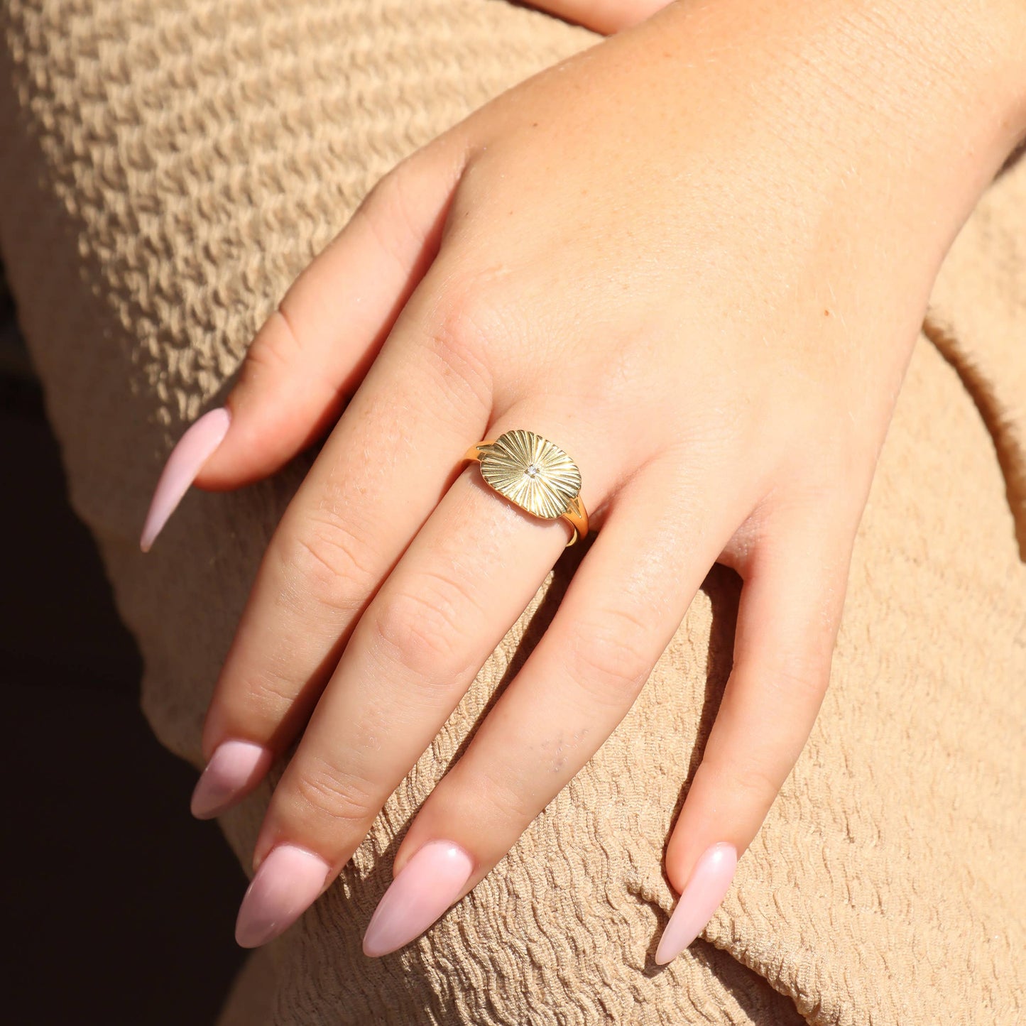 Gold Stainless Steel Cubic Zirconia Sunburst Rectangle Ring: Gold / 7