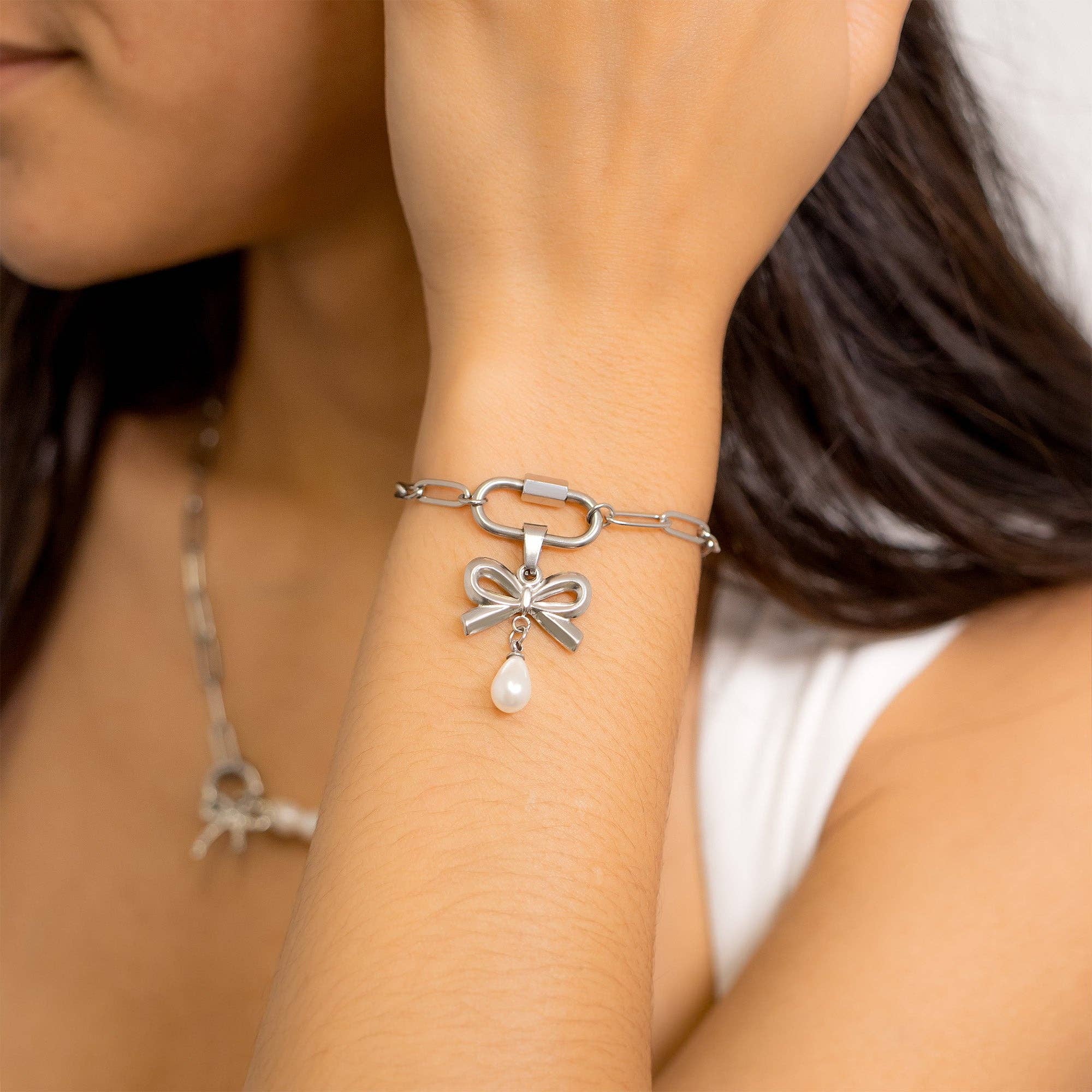 18K Gold PVD Stainless Steel Paperclip Carabiner Bracelet: Gold