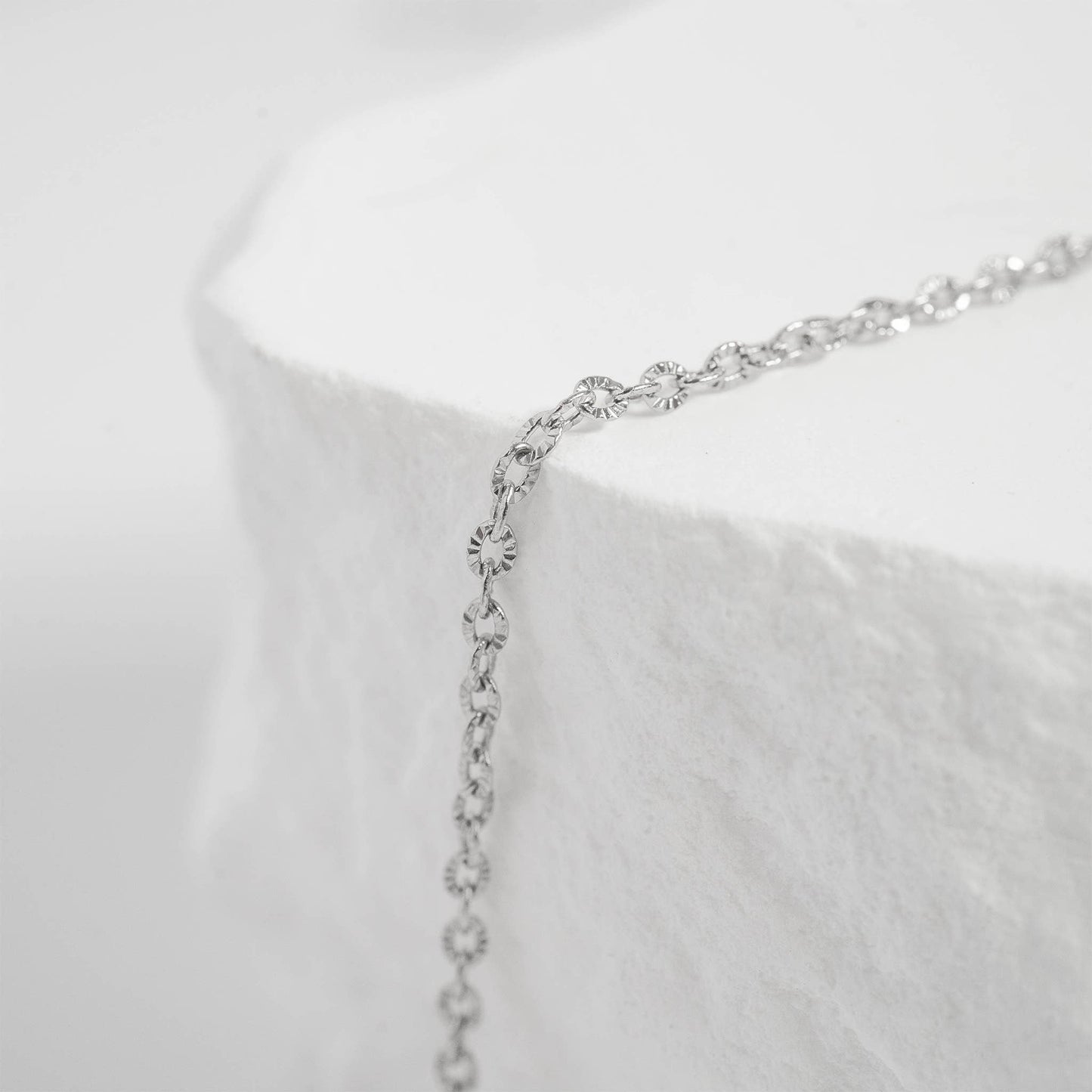 Stainless Steel Crimped Oval Chain Necklace: Gold / 16+2"