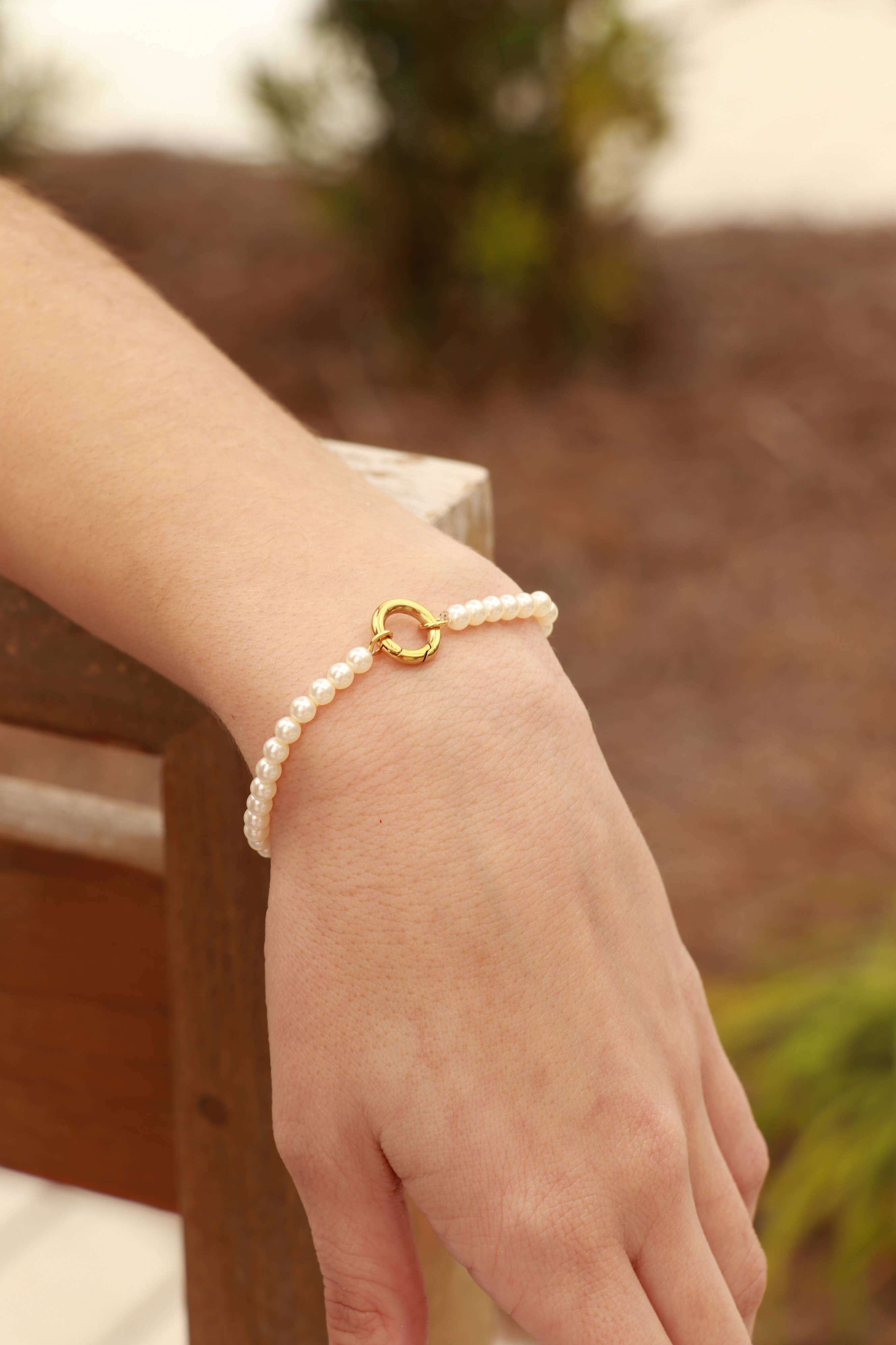 Beaded Pearl Charm Holder Bracelet: Kiska / Gold