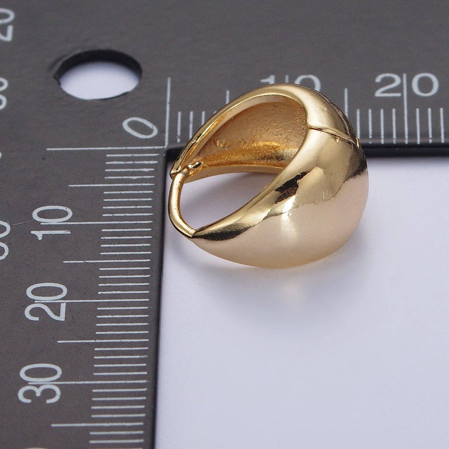 24K Gold Filled Wide Chubby Band Hoops Huggie Earrings | Q15