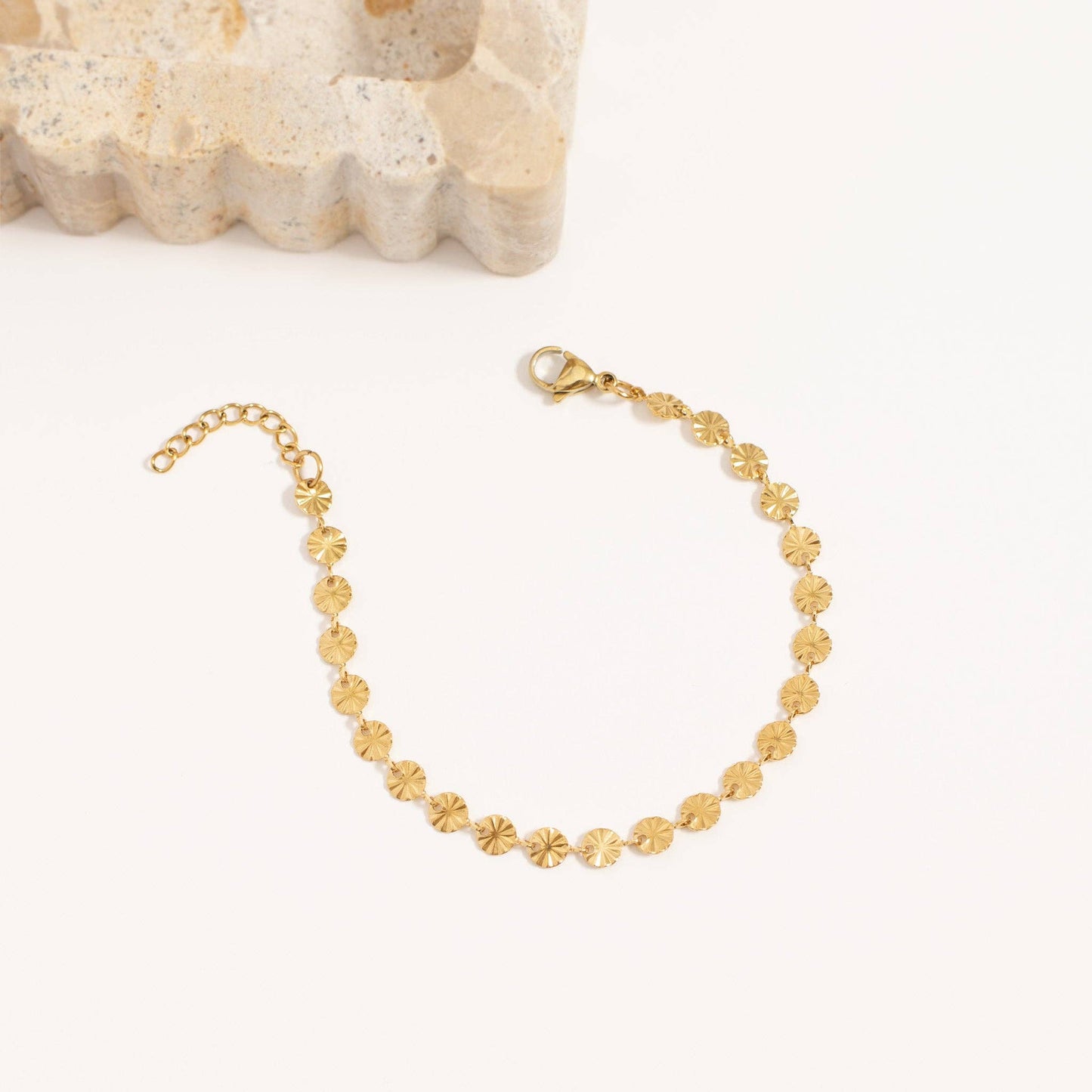 18K Gold PVD Stainless Steel Sunburst Chain Bracelet: Gold