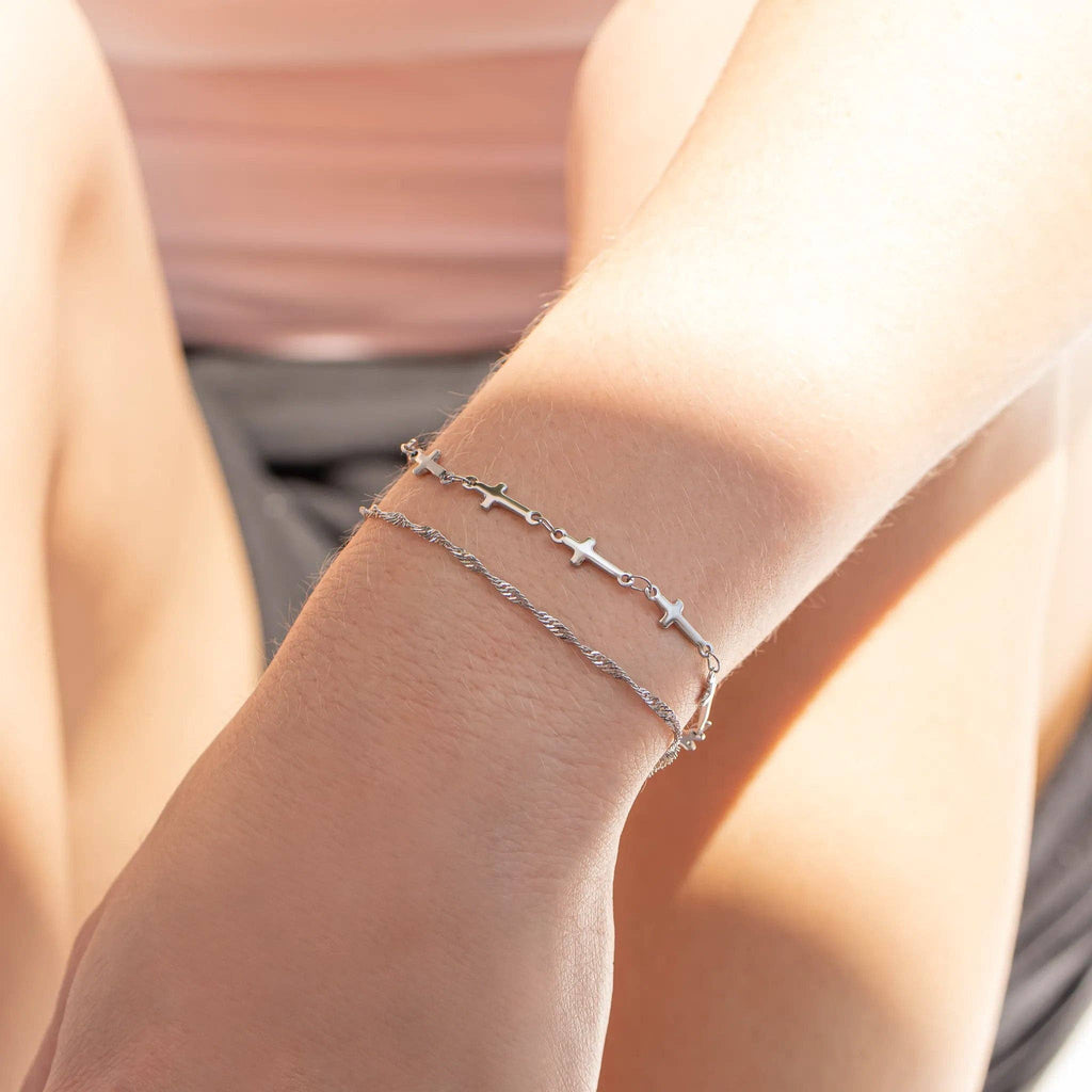 18K Gold PVD Stainless Steel Cross Chain Bracelet: Gold