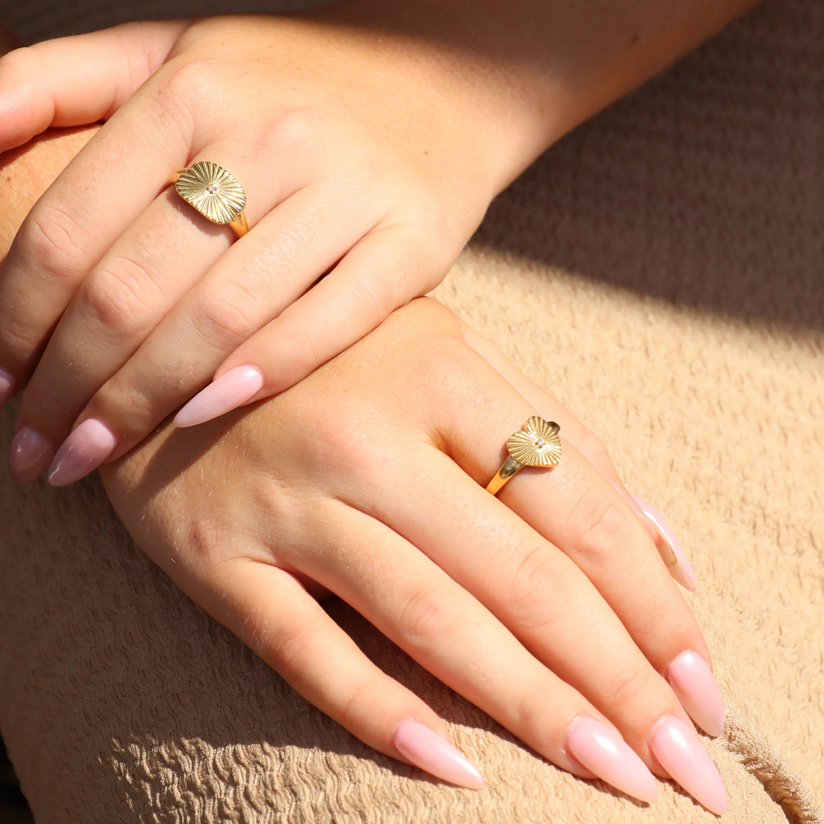 Gold Stainless Steel Cubic Zirconia Sunburst Rectangle Ring: Gold / 7