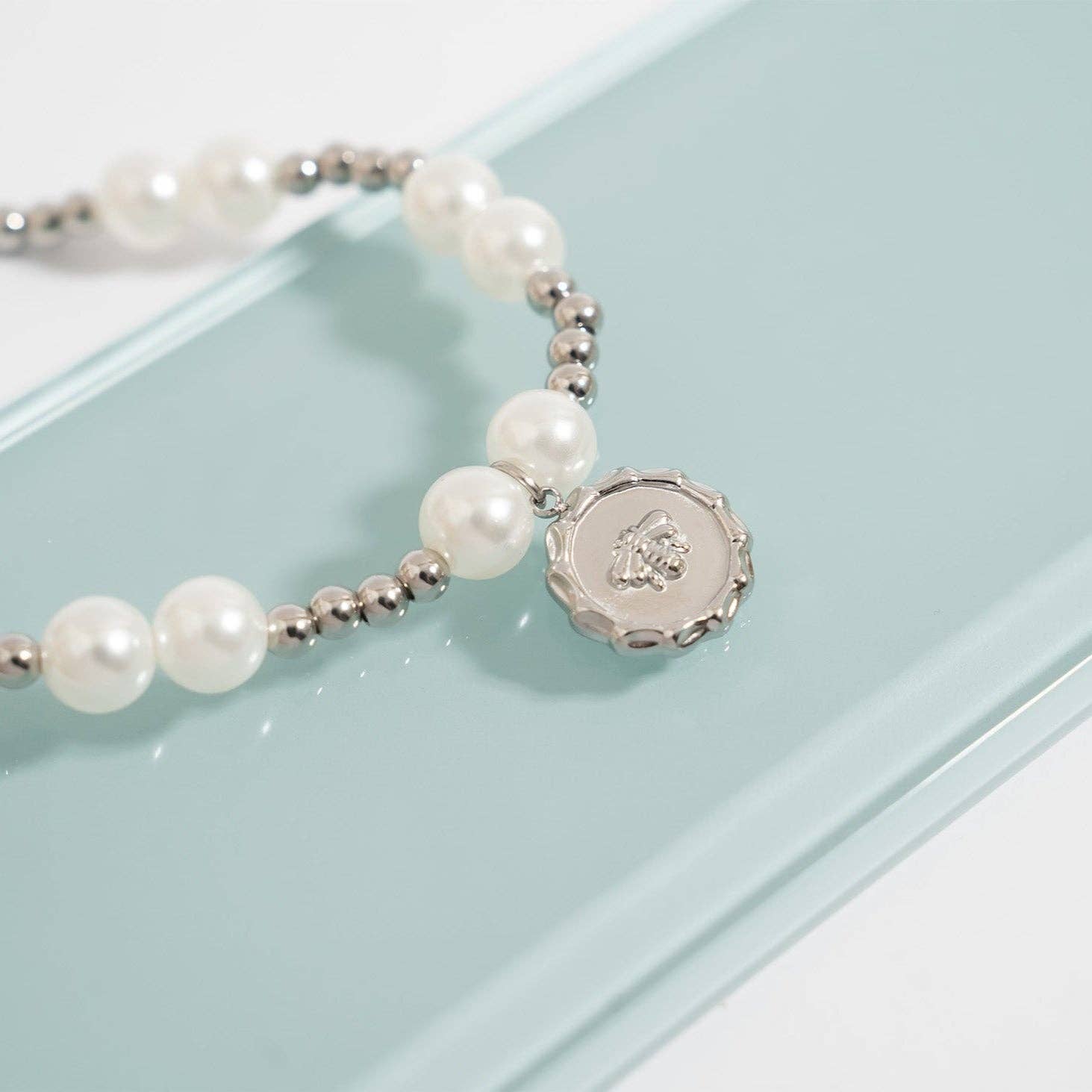 18K Gold PVD Stainless Steel Bee Pendant: Gold