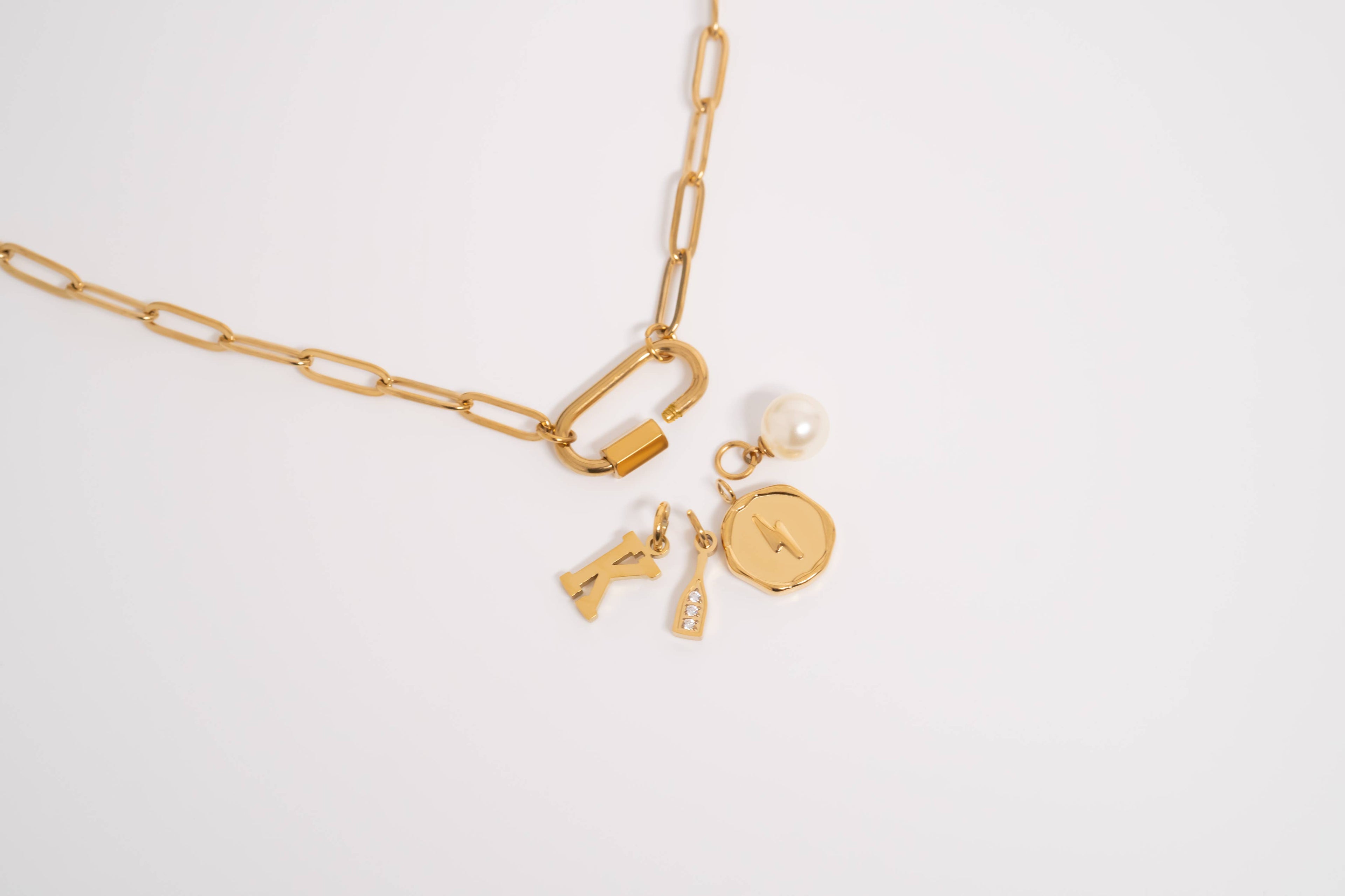 18K Gold PVD Paperclip Carabiner Necklace: Gold / 16+2"