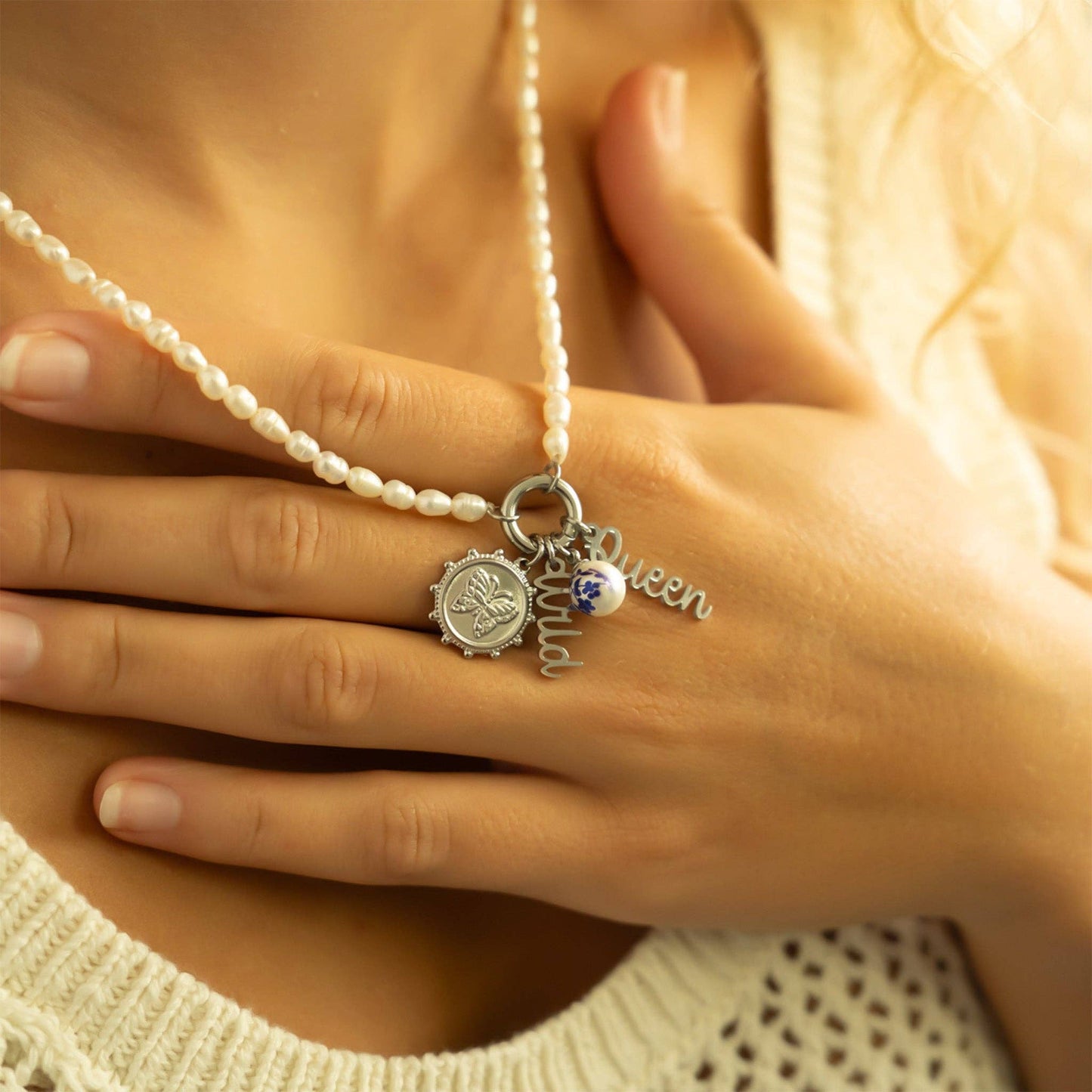 18K Gold PVD Stainless Steel Bee Pendant: Gold