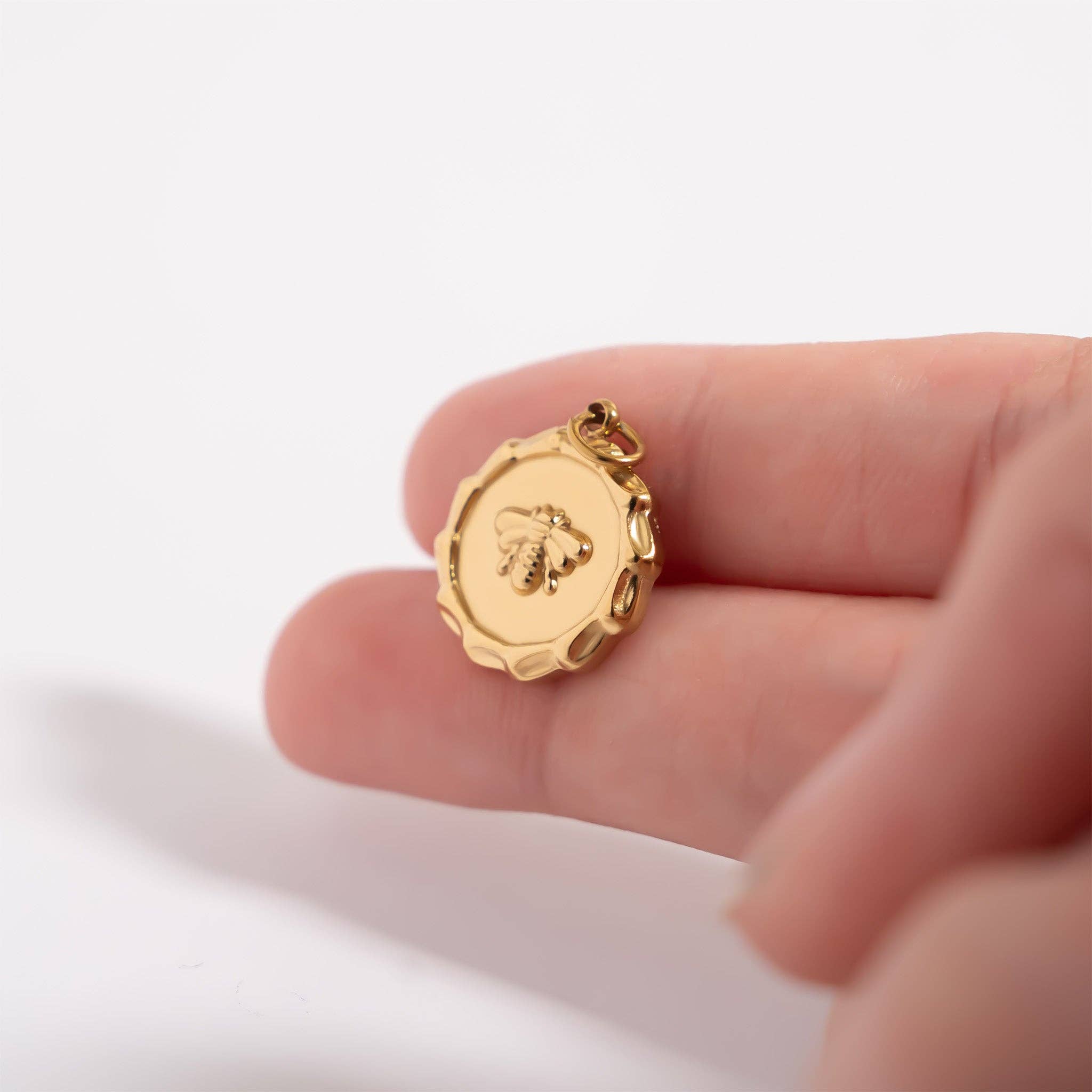 18K Gold PVD Stainless Steel Bee Pendant: Gold